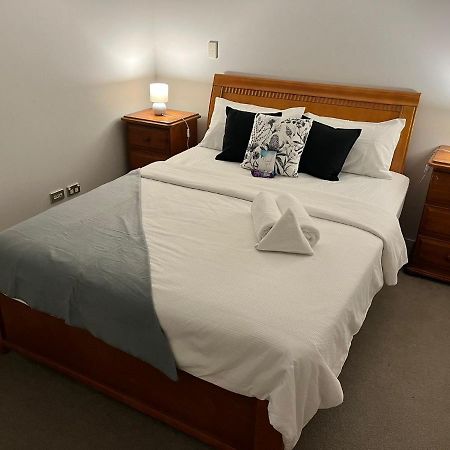 Free Wifi!! Spacious 1-Bedroom Apt, Auckland Cbd Экстерьер фото