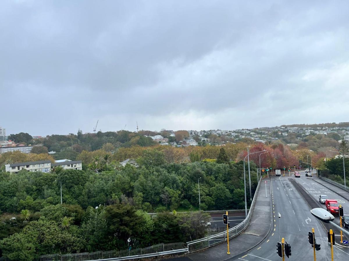 Free Wifi!! Spacious 1-Bedroom Apt, Auckland Cbd Экстерьер фото