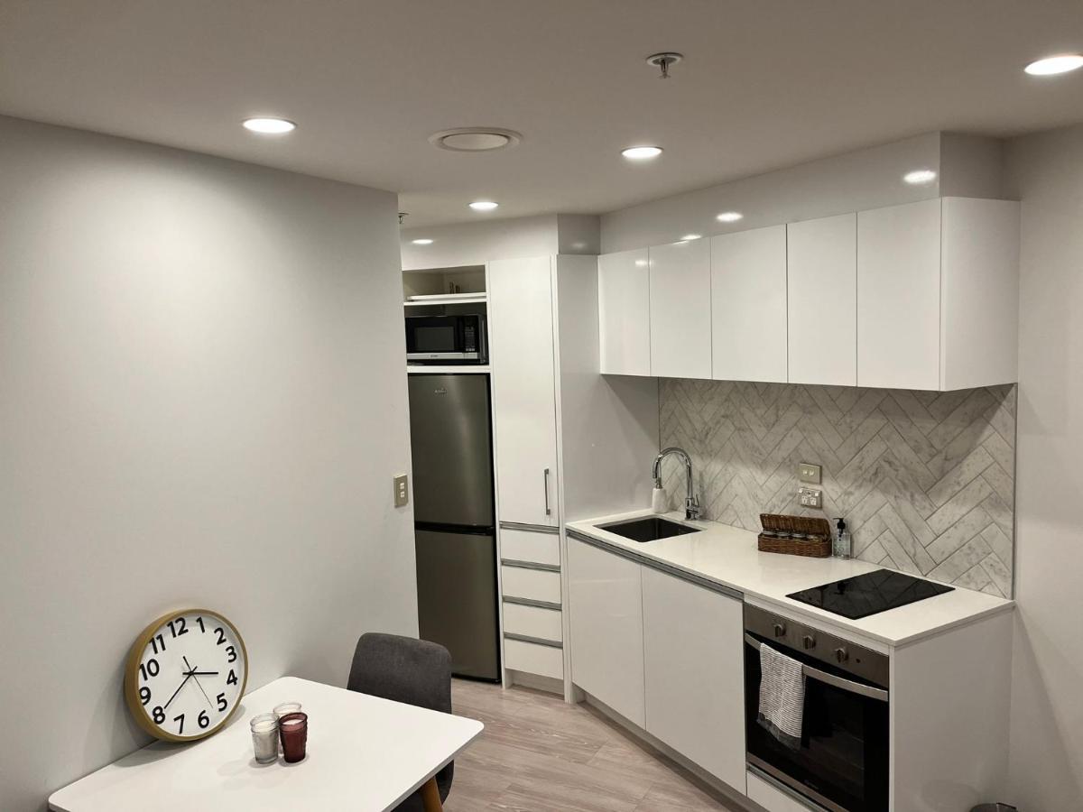Free Wifi!! Spacious 1-Bedroom Apt, Auckland Cbd Экстерьер фото