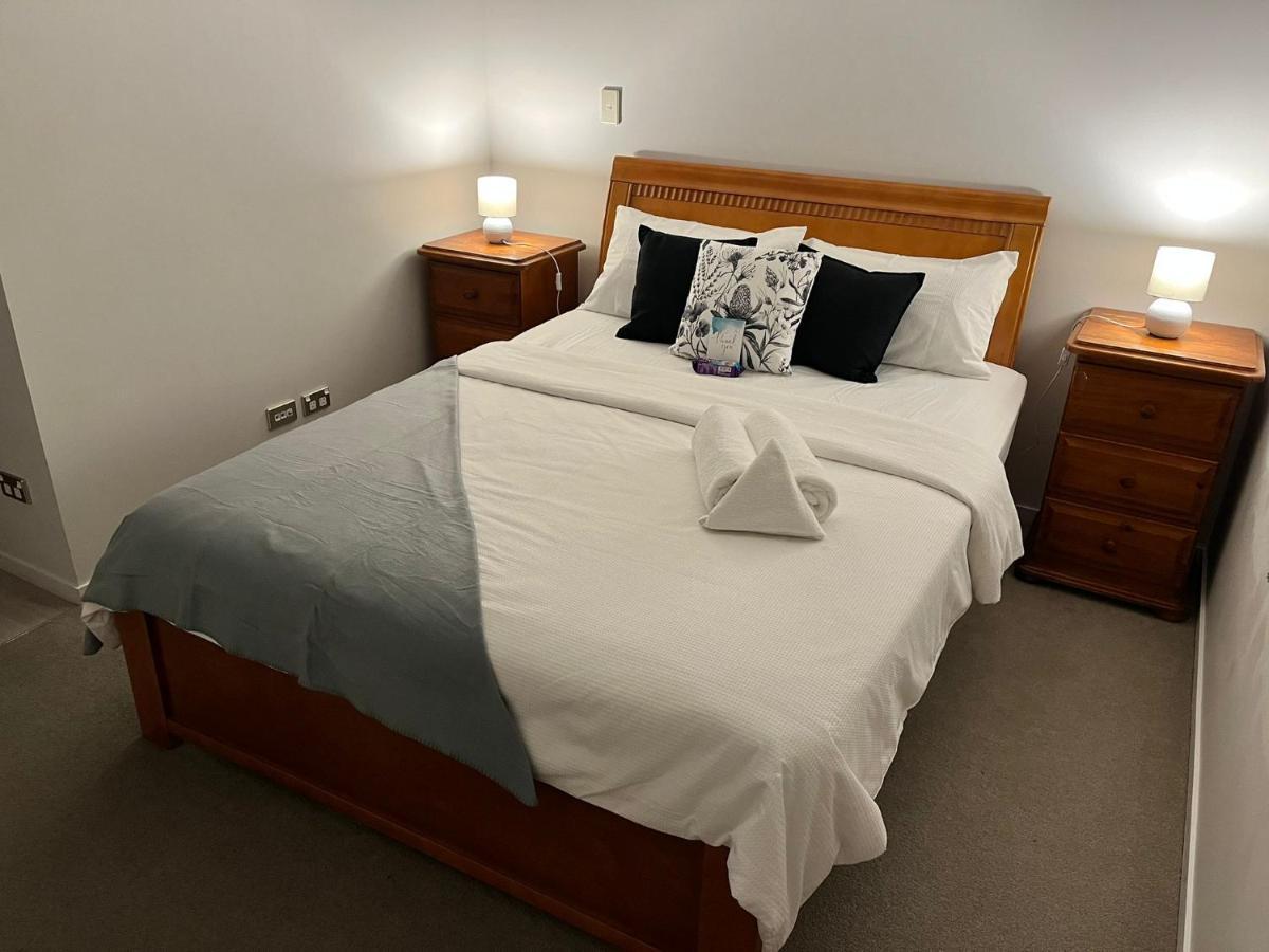 Free Wifi!! Spacious 1-Bedroom Apt, Auckland Cbd Экстерьер фото